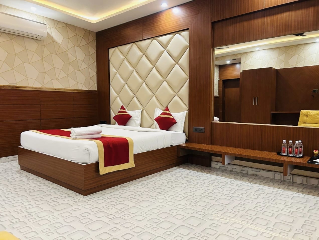 Deluxe Suite at Shri Gajanan Maharaj Sansthan